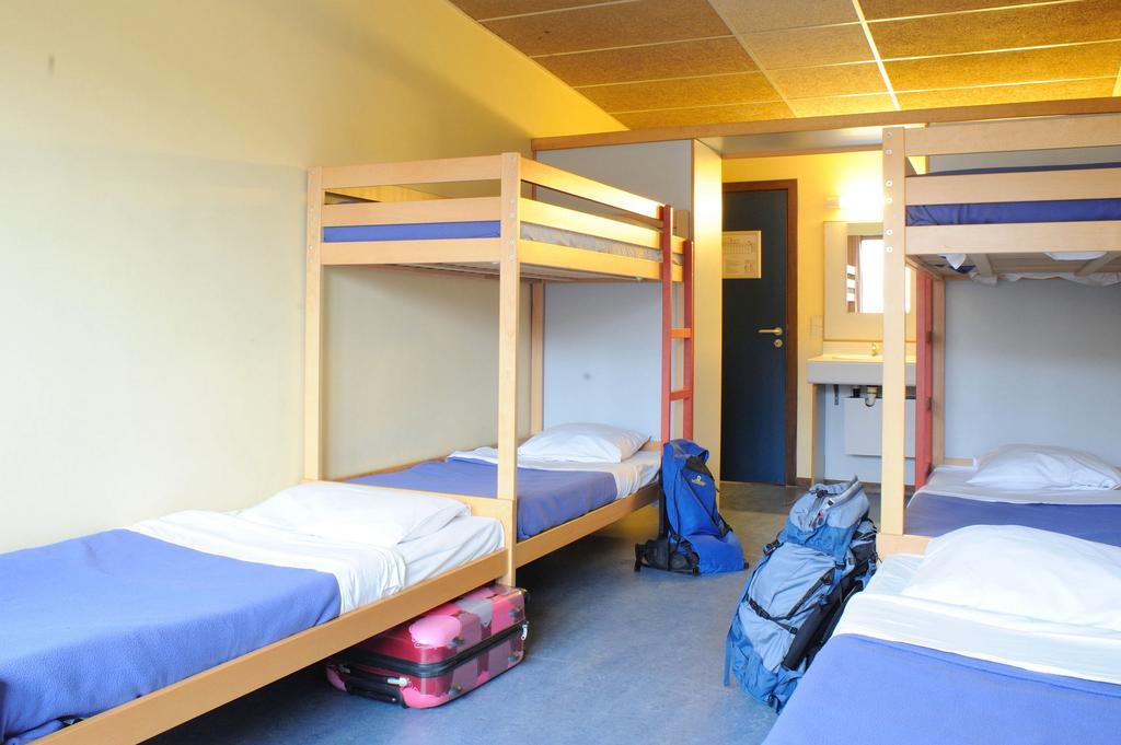 Europa Hostel *